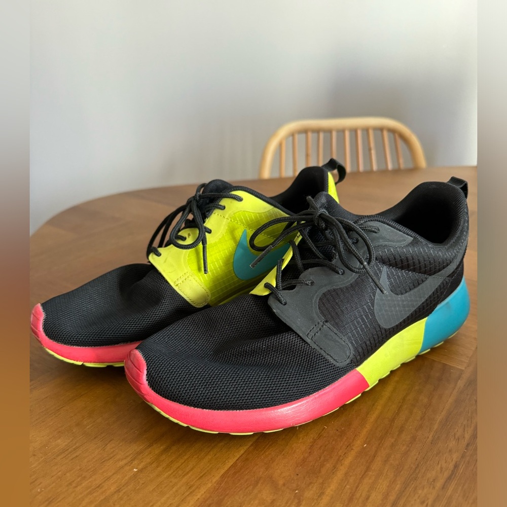 Women’s Nike Roshe Run sneaker